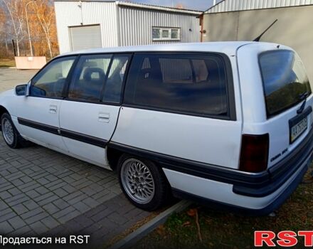 Белый Опель Омега, объемом двигателя 2 л и пробегом 320 тыс. км за 820 $, фото 1 на Automoto.ua