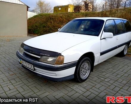 Белый Опель Омега, объемом двигателя 2 л и пробегом 320 тыс. км за 820 $, фото 4 на Automoto.ua