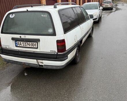 Белый Опель Омега, объемом двигателя 3 л и пробегом 334 тыс. км за 900 $, фото 2 на Automoto.ua