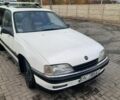 Білий Опель Омега, об'ємом двигуна 2 л та пробігом 245 тис. км за 800 $, фото 1 на Automoto.ua