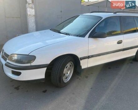 Белый Опель Омега, объемом двигателя 2 л и пробегом 300 тыс. км за 2900 $, фото 3 на Automoto.ua