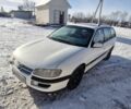 Белый Опель Омега, объемом двигателя 2 л и пробегом 437 тыс. км за 1250 $, фото 2 на Automoto.ua