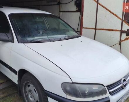 Белый Опель Омега, объемом двигателя 2 л и пробегом 300 тыс. км за 2900 $, фото 1 на Automoto.ua