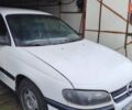 Белый Опель Омега, объемом двигателя 2 л и пробегом 300 тыс. км за 2900 $, фото 1 на Automoto.ua