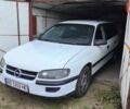 Белый Опель Омега, объемом двигателя 2 л и пробегом 300 тыс. км за 2900 $, фото 1 на Automoto.ua