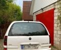 Белый Опель Омега, объемом двигателя 2 л и пробегом 480 тыс. км за 1900 $, фото 3 на Automoto.ua