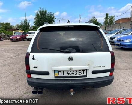 Белый Опель Омега, объемом двигателя 2.5 л и пробегом 250 тыс. км за 2200 $, фото 2 на Automoto.ua