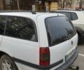 Білий Опель Омега, об'ємом двигуна 2 л та пробігом 300 тис. км за 2000 $, фото 2 на Automoto.ua