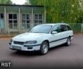 Белый Опель Омега, объемом двигателя 2 л и пробегом 250 тыс. км за 2600 $, фото 1 на Automoto.ua