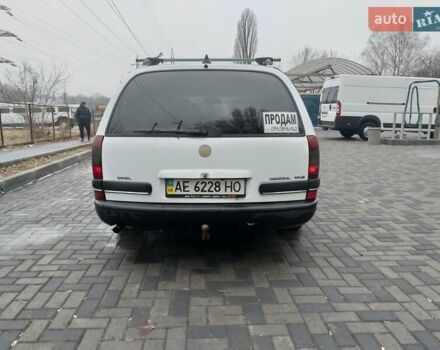 Белый Опель Омега, объемом двигателя 2 л и пробегом 630 тыс. км за 4200 $, фото 4 на Automoto.ua