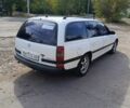 Белый Опель Омега, объемом двигателя 2 л и пробегом 400 тыс. км за 1700 $, фото 2 на Automoto.ua