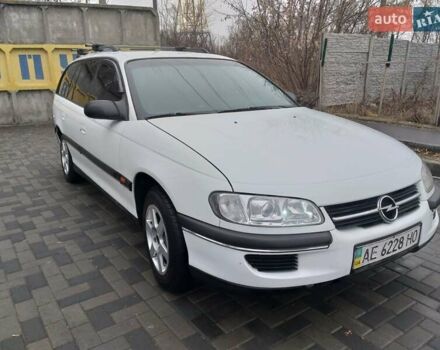 Белый Опель Омега, объемом двигателя 2 л и пробегом 630 тыс. км за 4200 $, фото 2 на Automoto.ua
