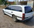 Белый Опель Омега, объемом двигателя 2 л и пробегом 400 тыс. км за 1700 $, фото 3 на Automoto.ua