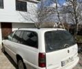 Белый Опель Омега, объемом двигателя 2 л и пробегом 450 тыс. км за 2200 $, фото 1 на Automoto.ua