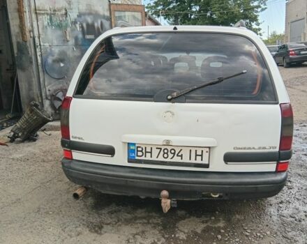 Белый Опель Омега, объемом двигателя 2.5 л и пробегом 300 тыс. км за 1600 $, фото 5 на Automoto.ua