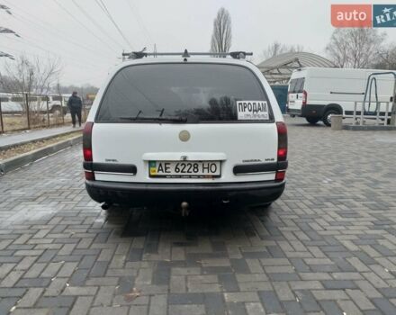 Белый Опель Омега, объемом двигателя 2 л и пробегом 630 тыс. км за 4200 $, фото 4 на Automoto.ua