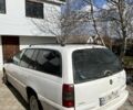 Белый Опель Омега, объемом двигателя 2 л и пробегом 450 тыс. км за 2200 $, фото 1 на Automoto.ua