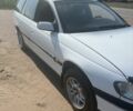 Белый Опель Омега, объемом двигателя 2 л и пробегом 362 тыс. км за 1610 $, фото 1 на Automoto.ua
