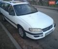 Белый Опель Омега, объемом двигателя 2 л и пробегом 308 тыс. км за 2600 $, фото 1 на Automoto.ua