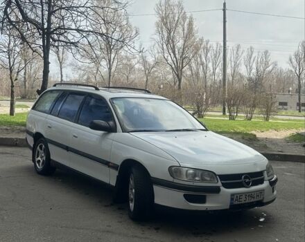 Белый Опель Омега, объемом двигателя 2 л и пробегом 333 тыс. км за 1480 $, фото 7 на Automoto.ua