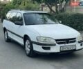 Белый Опель Омега, объемом двигателя 2.5 л и пробегом 250 тыс. км за 1750 $, фото 3 на Automoto.ua