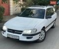 Білий Опель Омега, об'ємом двигуна 2 л та пробігом 200 тис. км за 1900 $, фото 1 на Automoto.ua
