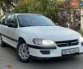 Білий Опель Омега, об'ємом двигуна 2 л та пробігом 200 тис. км за 1900 $, фото 5 на Automoto.ua