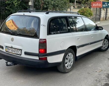 Білий Опель Омега, об'ємом двигуна 2 л та пробігом 200 тис. км за 1900 $, фото 10 на Automoto.ua