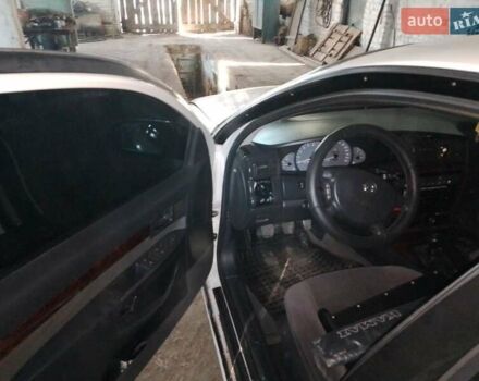 Білий Опель Омега, об'ємом двигуна 2.2 л та пробігом 250 тис. км за 1400 $, фото 2 на Automoto.ua