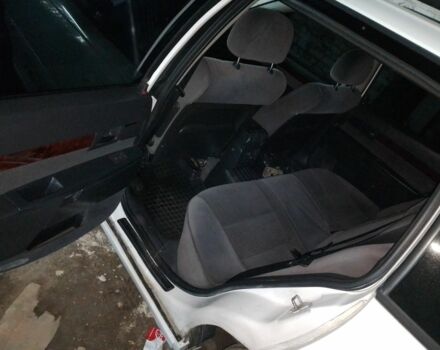 Білий Опель Омега, об'ємом двигуна 2.2 л та пробігом 250 тис. км за 1400 $, фото 5 на Automoto.ua