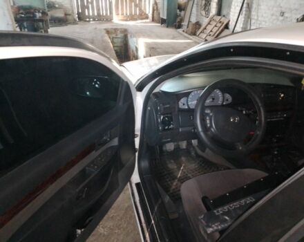 Білий Опель Омега, об'ємом двигуна 2.2 л та пробігом 250 тис. км за 1400 $, фото 3 на Automoto.ua