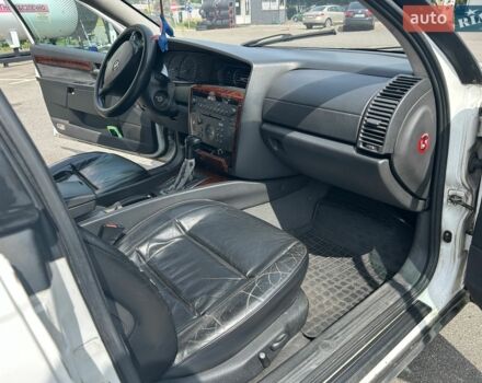 Белый Опель Омега, объемом двигателя 2.5 л и пробегом 385 тыс. км за 2999 $, фото 20 на Automoto.ua