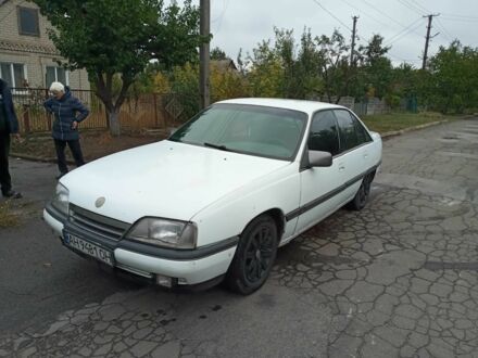 Белый Опель Омега, объемом двигателя 1.8 л и пробегом 2 тыс. км за 946 $, фото 1 на Automoto.ua