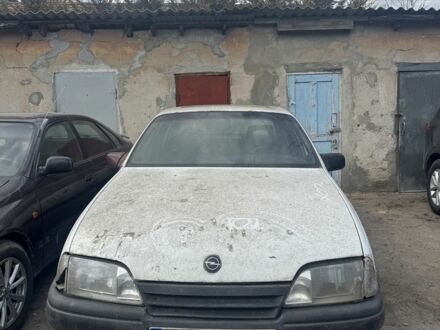 Белый Опель Омега, объемом двигателя 2 л и пробегом 100 тыс. км за 360 $, фото 1 на Automoto.ua