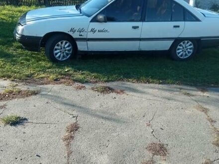 Опель Омега 1987 в Шепетовке на Automoto.ua Белый Опель Омега, объемом двигателя 2 л и пробегом 400 тыс. км за 950 $, фото 1 на Automoto.ua