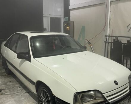 Белый Опель Омега, объемом двигателя 1.8 л и пробегом 100 тыс. км за 650 $, фото 1 на Automoto.ua