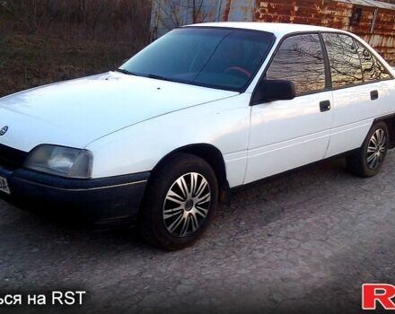 Белый Опель Омега, объемом двигателя 1.8 л и пробегом 160 тыс. км за 1100 $, фото 1 на Automoto.ua