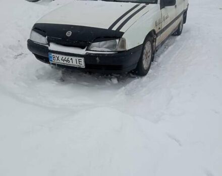 Белый Опель Омега, объемом двигателя 2 л и пробегом 350 тыс. км за 900 $, фото 1 на Automoto.ua