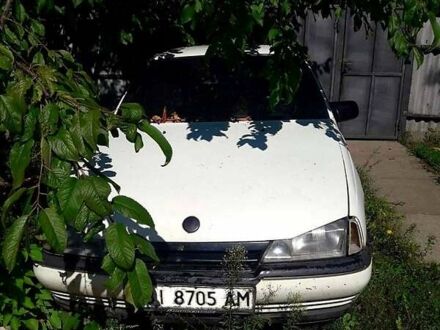 Білий Опель Омега, об'ємом двигуна 1.8 л та пробігом 400 тис. км за 1300 $, фото 1 на Automoto.ua