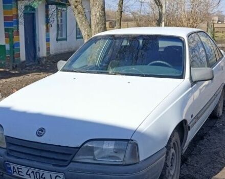 Белый Опель Омега, объемом двигателя 1.8 л и пробегом 260 тыс. км за 797 $, фото 1 на Automoto.ua