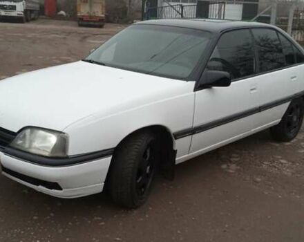 Белый Опель Омега, объемом двигателя 2 л и пробегом 300 тыс. км за 1400 $, фото 1 на Automoto.ua