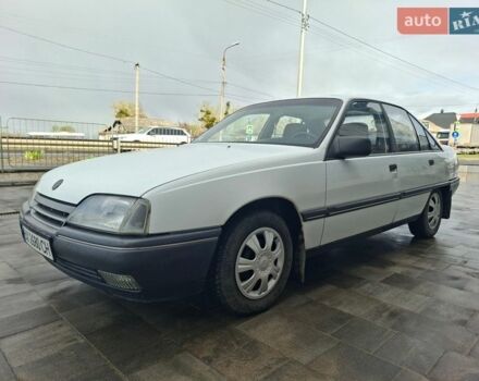 Белый Опель Омега, объемом двигателя 1.8 л и пробегом 177 тыс. км за 1499 $, фото 1 на Automoto.ua