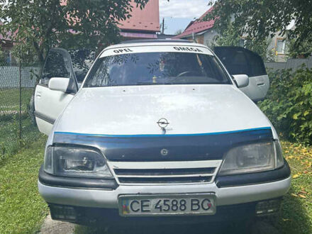 Білий Опель Омега, об'ємом двигуна 2 л та пробігом 300 тис. км за 1500 $, фото 1 на Automoto.ua