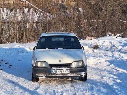 Белый Опель Омега, объемом двигателя 2 л и пробегом 555 тыс. км за 750 $, фото 1 на Automoto.ua