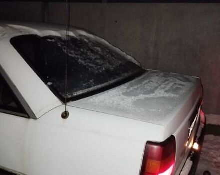 Белый Опель Омега, объемом двигателя 2 л и пробегом 165 тыс. км за 1200 $, фото 1 на Automoto.ua