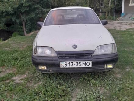 Опель Омега 1989 в Хотине на Automoto.ua Белый Опель Омега, объемом двигателя 1.8 л и пробегом 1000 тыс. км за 36000 $, фото 1 на Automoto.ua