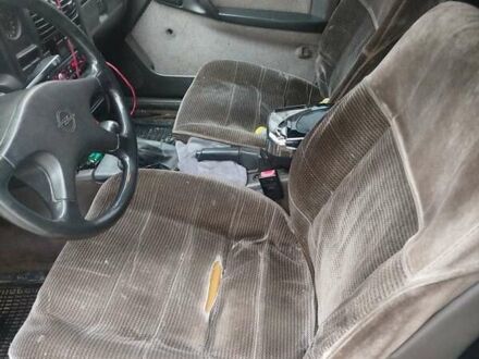 Белый Опель Омега, объемом двигателя 1.8 л и пробегом 278 тыс. км за 1200 $, фото 1 на Automoto.ua