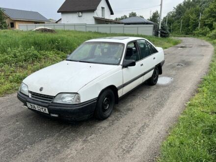 Опель Омега 1989 в Боярка на Automoto.ua Белый Опель Омега, объемом двигателя 2 л и пробегом 200 тыс. км за 600 $, фото 1 на Automoto.ua