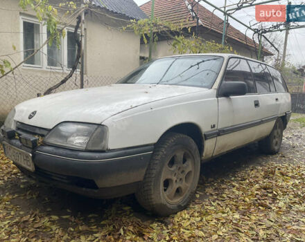 Белый Опель Омега, объемом двигателя 2.26 л и пробегом 300 тыс. км за 1500 $, фото 1 на Automoto.ua