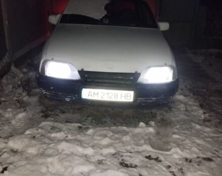 Белый Опель Омега, объемом двигателя 2 л и пробегом 165 тыс. км за 1200 $, фото 1 на Automoto.ua